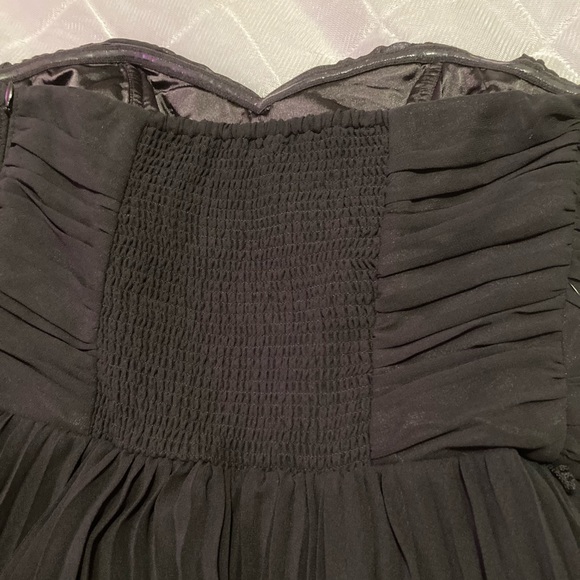 Express. Black sweetheart dress. Size 8 - Picture 3 of 4